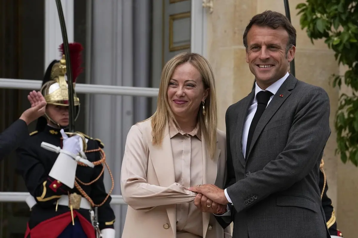 Giorgia Meloni incontra Macron