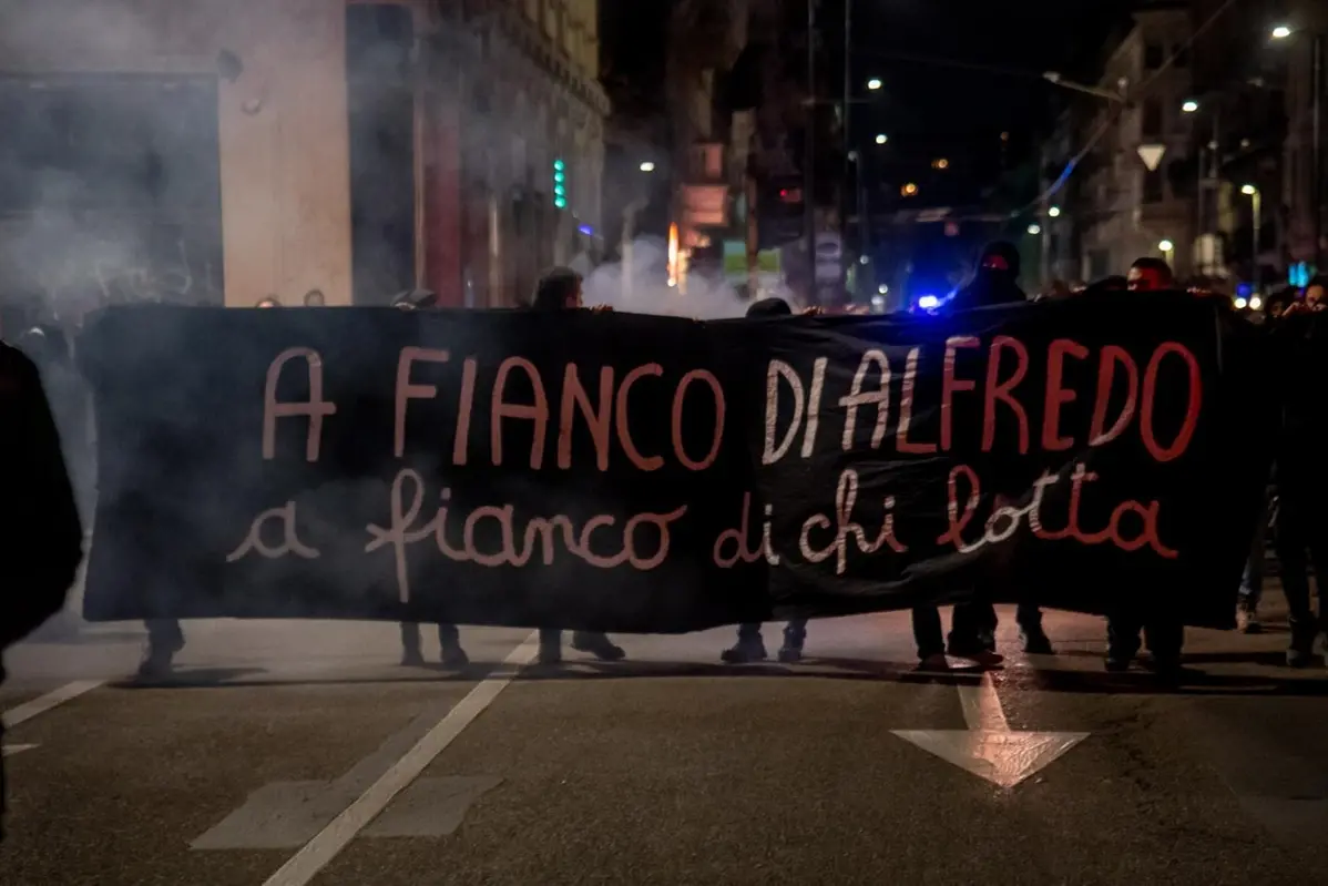 La manifestazione di protesta a sostegno dell\\'anarchico Alfredo Cospito