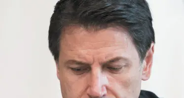 Prima si vota e meglio è anche in pochi