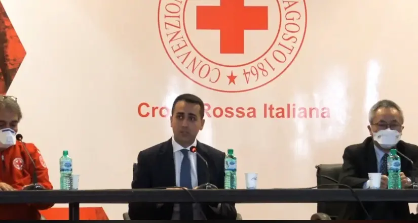 Di Maio incontra i medici cinesi: «L'Italia non è sola»