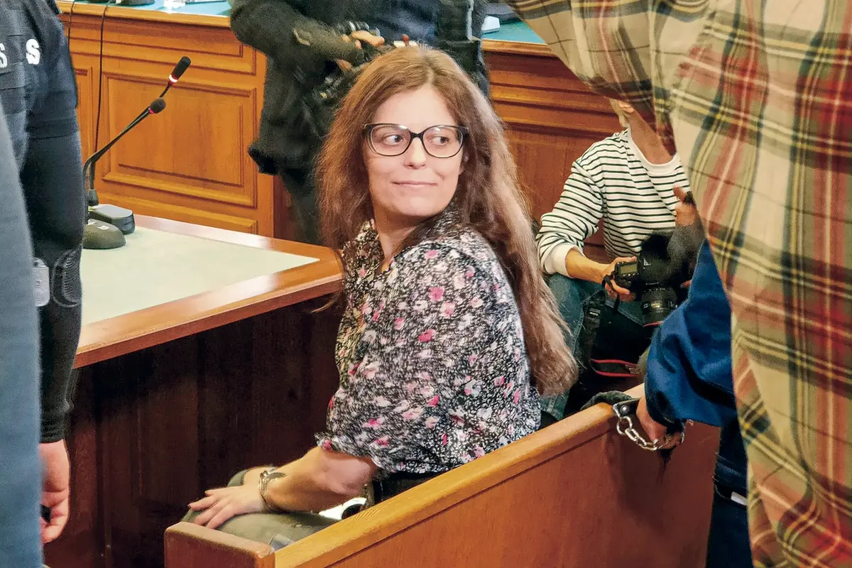 Ilaria Salis nell\\'aula del tribunale di Budapest