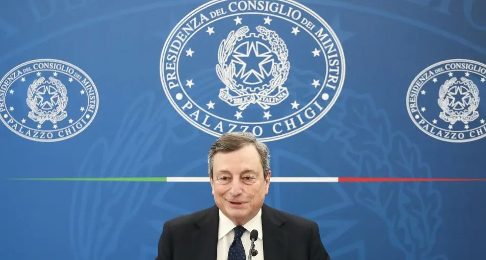 Mario Draghi: «Sì a terza dose e obbligo vaccinale»