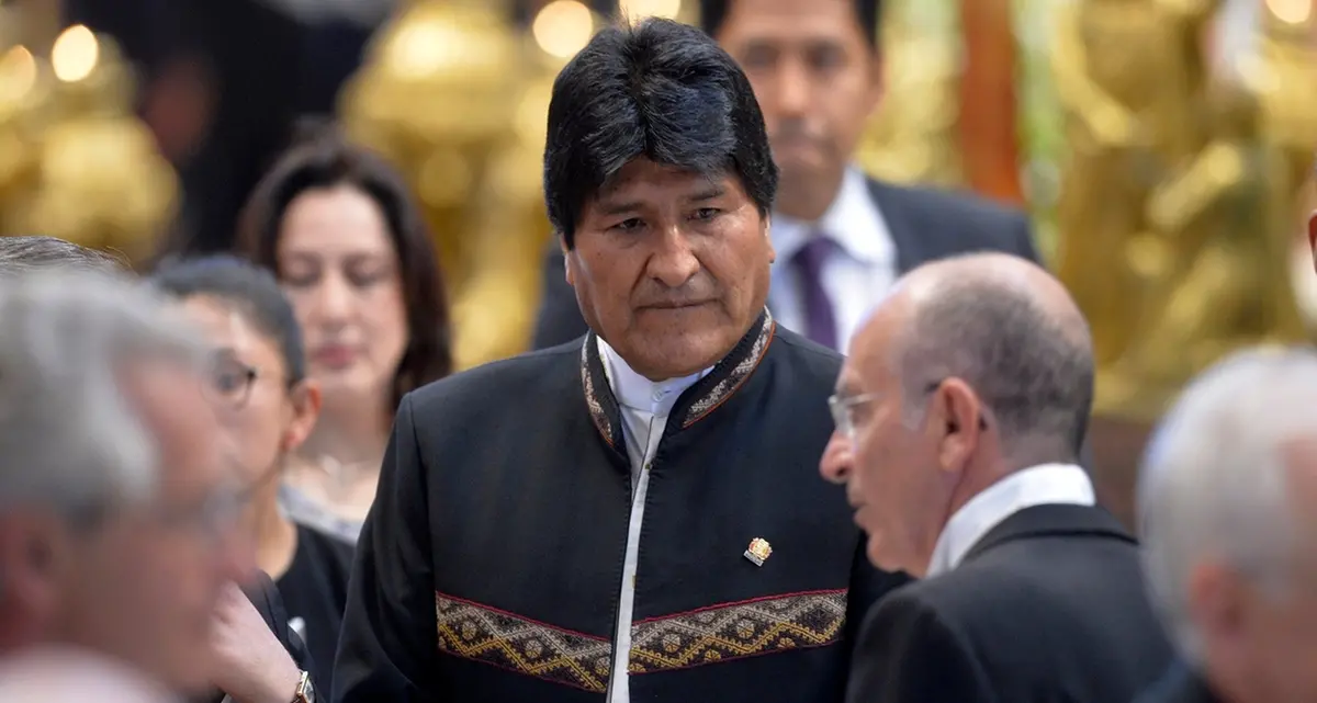 La Bolivia nel caos Morales si proclama ancora presidente Mesa grida al golpe