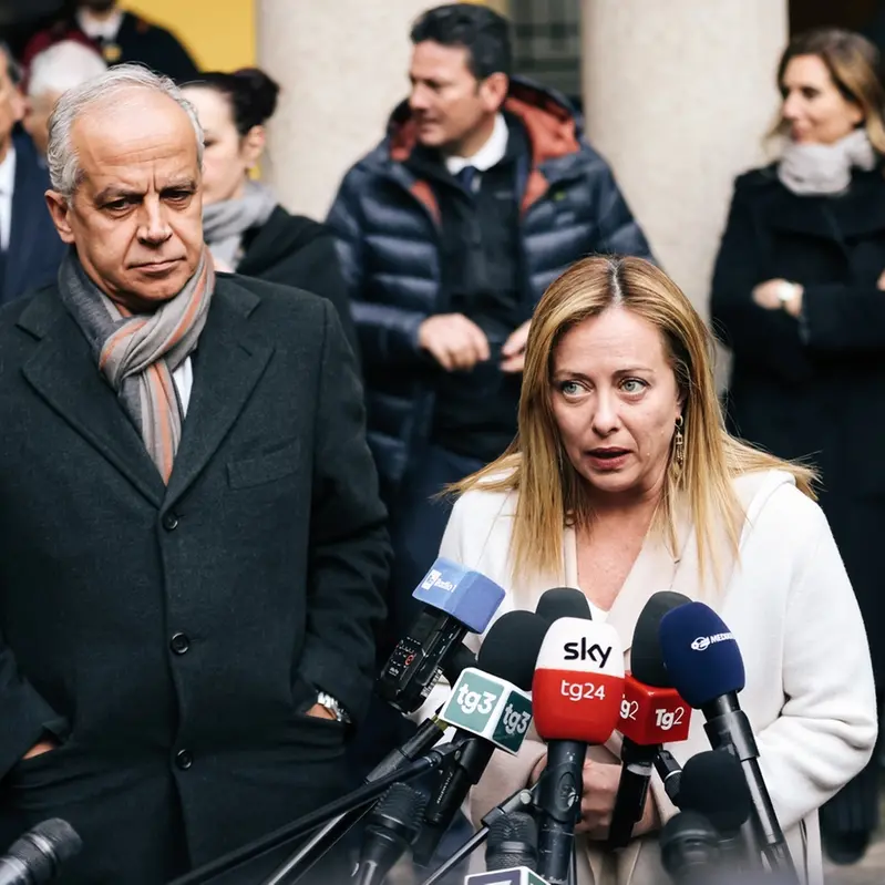 Meloni difende Piantedosi sul caso Bari: «Vergognose le accuse nei suoi confronti»