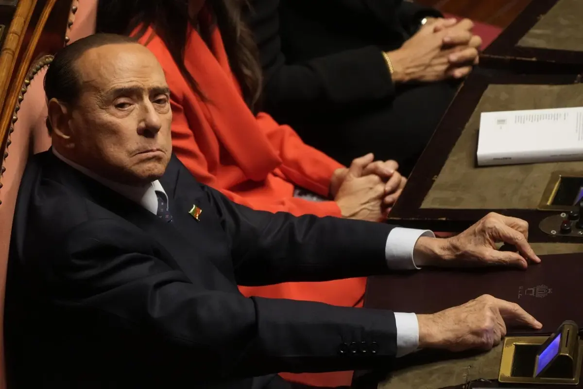 Silvio Berlusconi \\u00E8 ricoverato da giorni all\\'ospedale \"San Raffaele\" di Milano