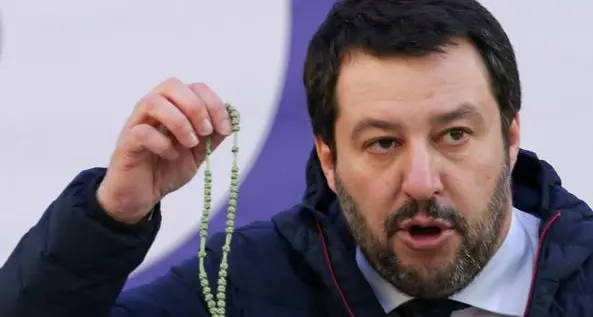 Salvini vuole aprire le chiese per Pasqua: «La scienza non basta. Serve il Cuore Immacolato di Maria»