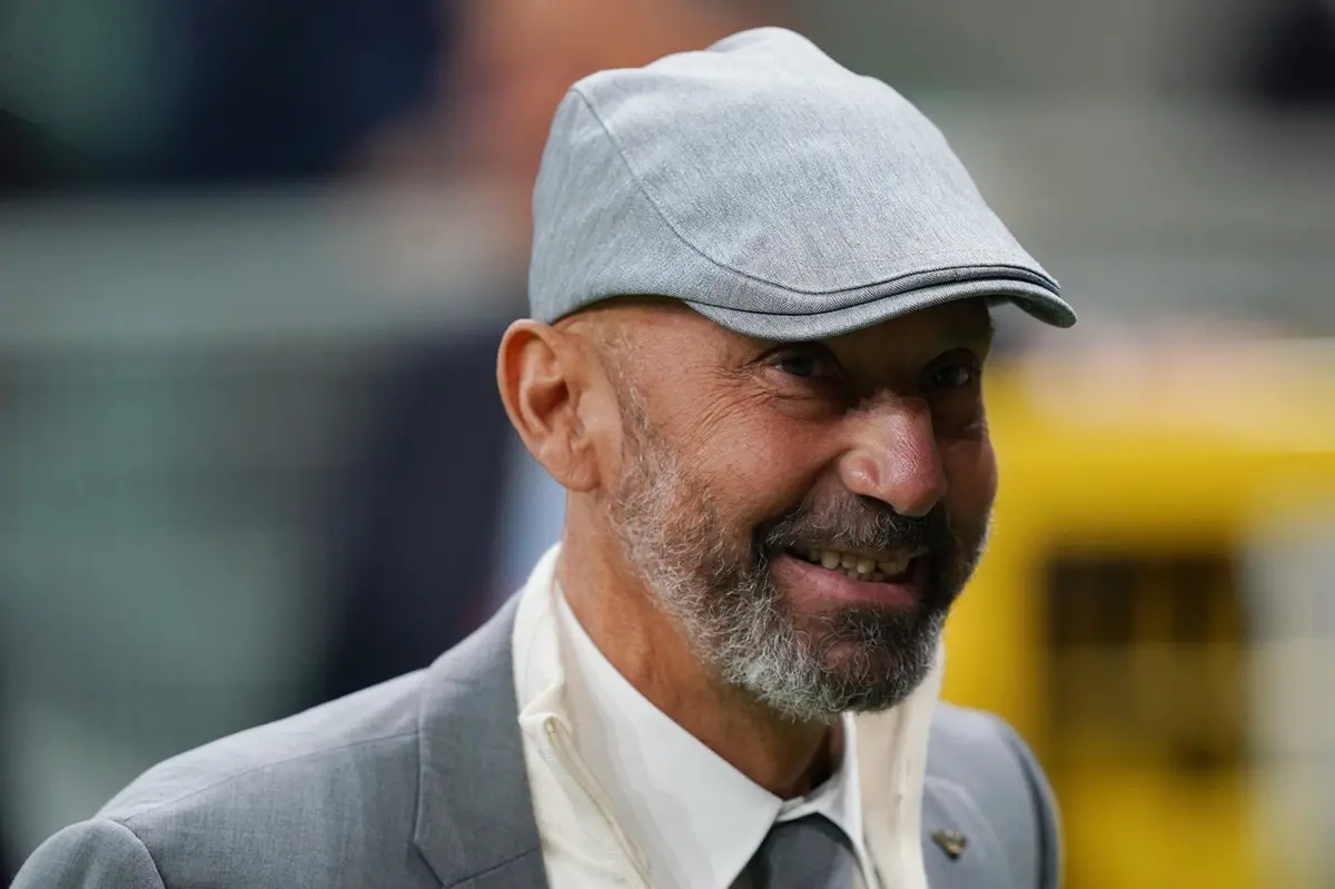 Gianluca Vialli, dai gol alla battaglia contro il tumore: se ne va uno dei  più grandi del calcio italiano