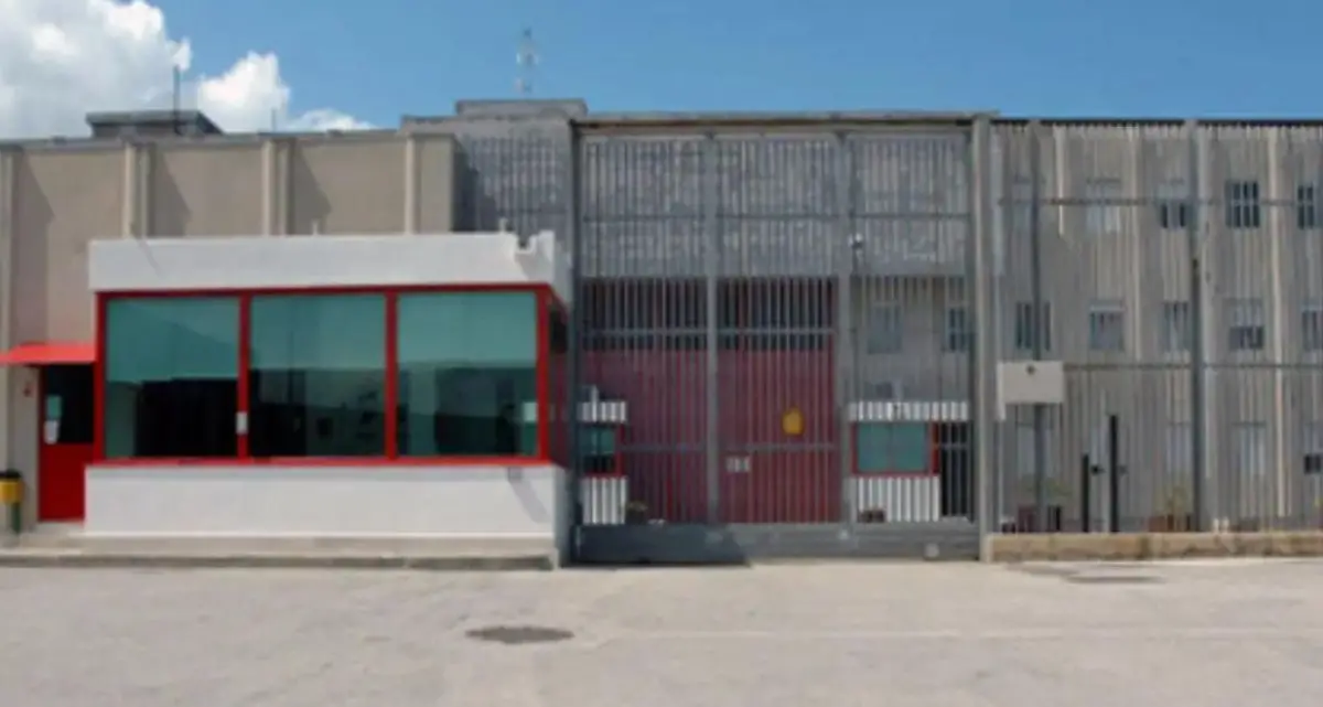 La denuncia: «Nel carcere di Larino 153 reclusi a fronte di una capienza di 117»