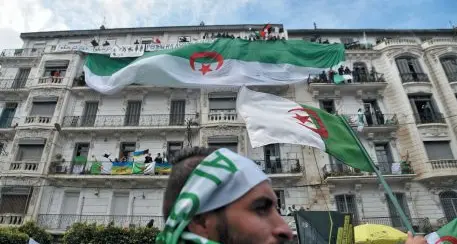 Algeria migliaia in piazza: «Bouteflika vattene!»