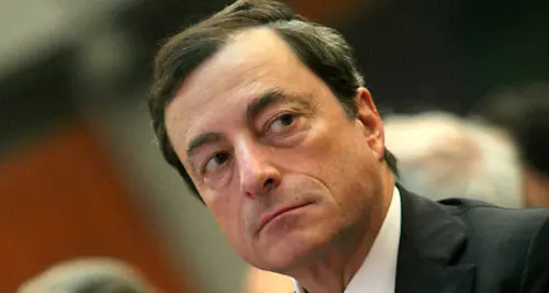 Draghi, salvatore dell’Ue esiliato in fondo alla sala