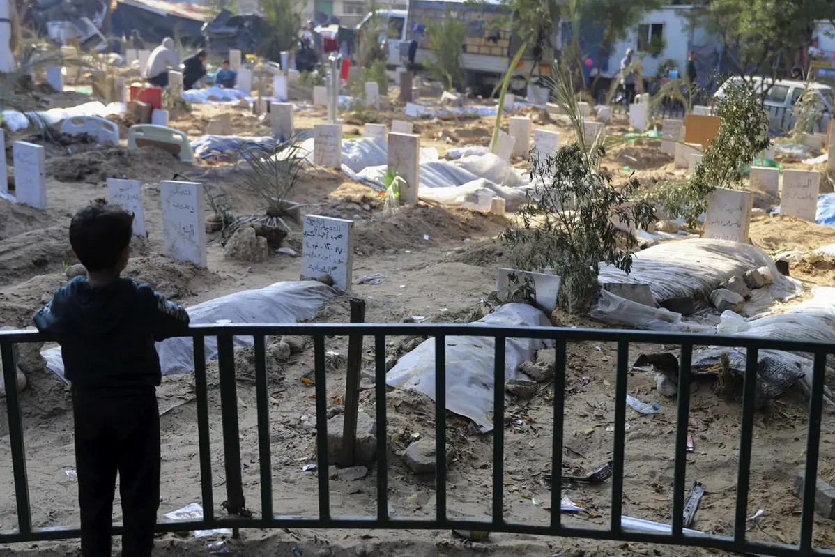 Il cimitero all\\'aperto di Gaza City
