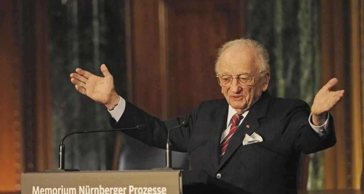 Addio a Benjamin Ferencz, ultimo pm del processo di Norimberga