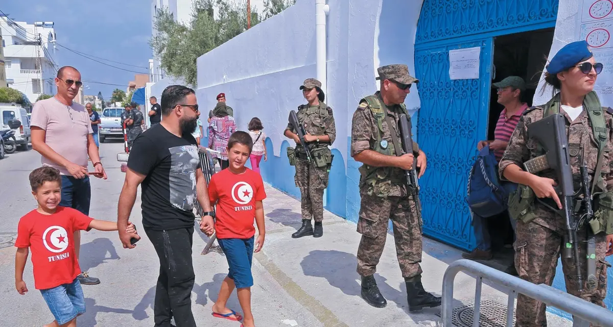 Elezioni in Tunisia, vincono i candidati anti sistema