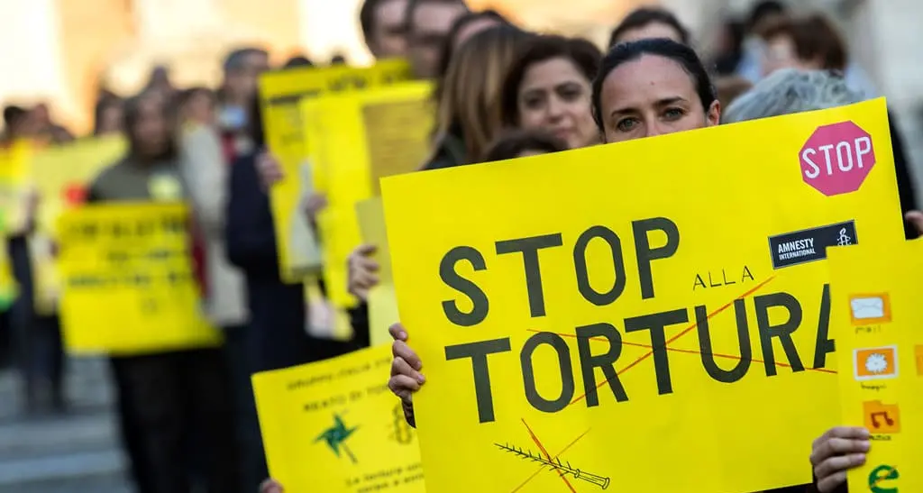 Tortura, l'applicazione a quattro anni dall'istituzione del reato