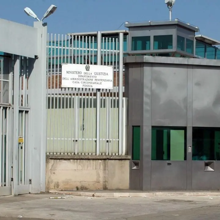 Detenuti torturati nel carcere di Foggia, arrestati 10 agenti penitenziari