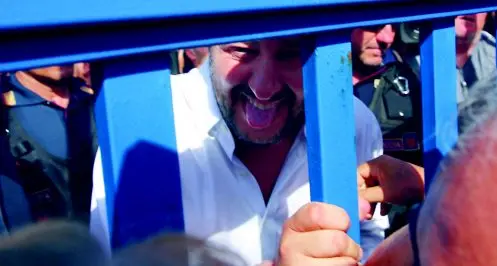 Salvini, guerra alla Tunisia ( e la flat- tax è già slittata?)