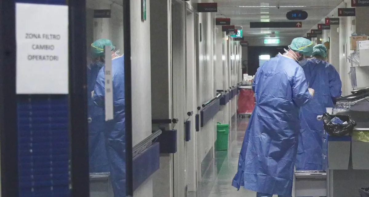 L'Ordine dei medici di Torino: «Situazione grave, serve un nuovo lockdown»