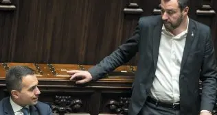 Ecotassa sulle auto: 5S: «È nel contratto» ma Salvini dice no