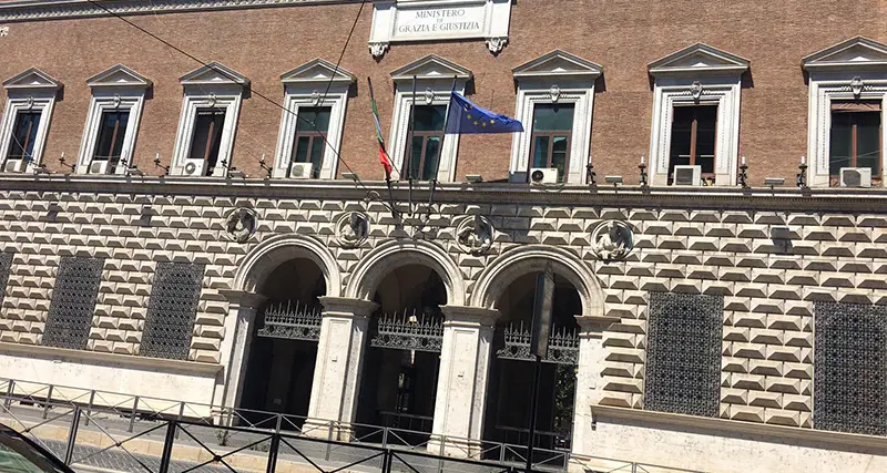 Interventi a tappeto negli uffici, contagi tracciati: via Arenula mobilitata per tutelare i dipendenti