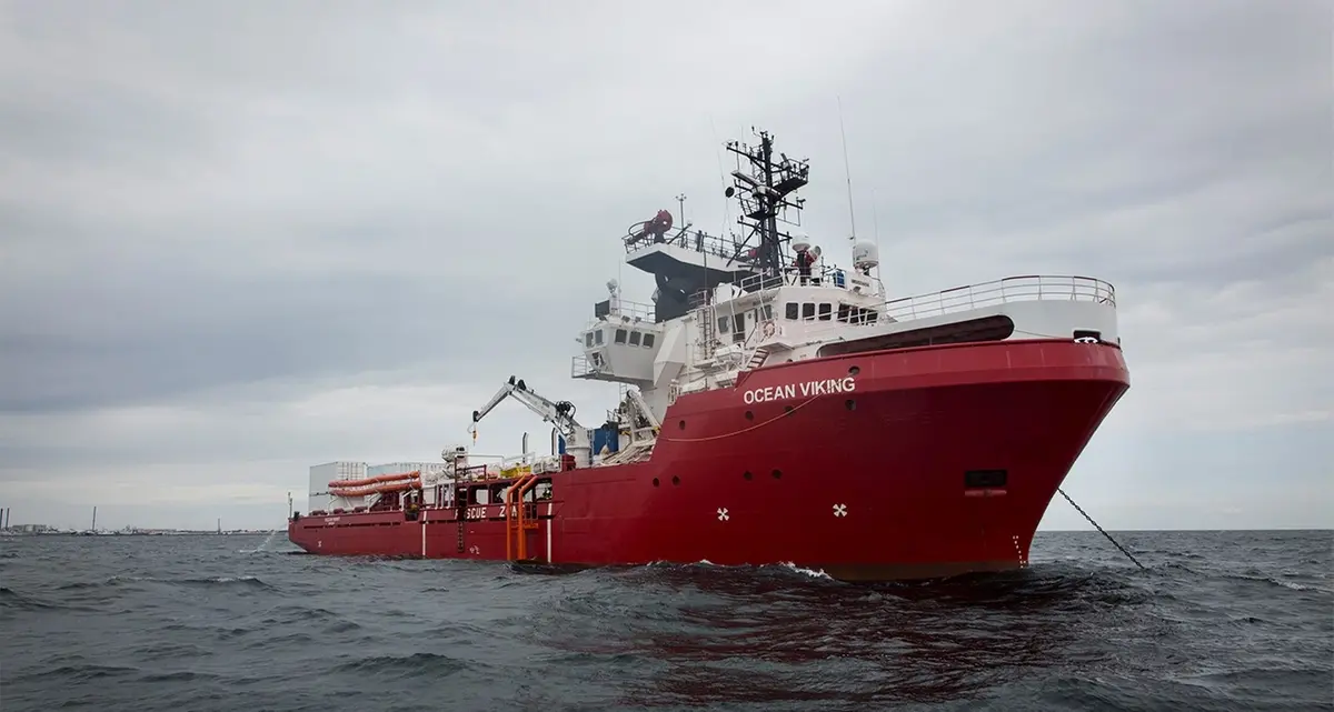 Ocean Viking: «Noi bloccati con 356 a bordo da 13 giorni»