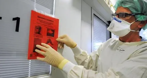 Il \"bavaglio\" sui casi di Coronavirus fa arrabbiare i virologi: \"Non facciamo come la Cina\"