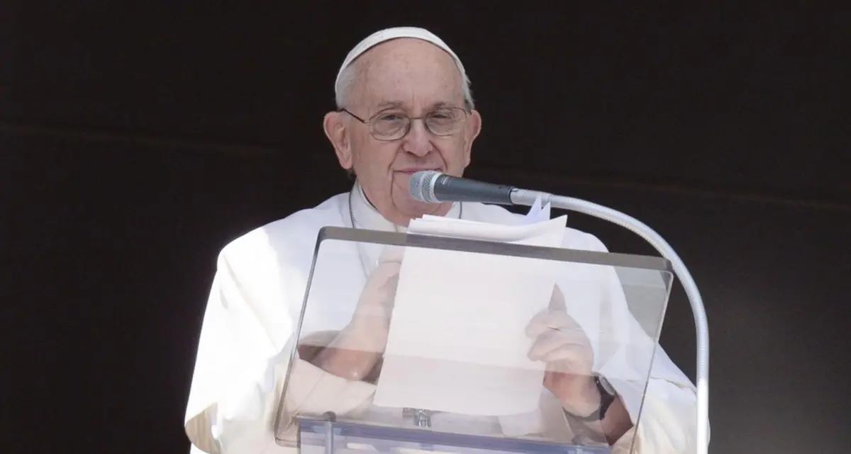 Papa Francesco e il celibato: «Non sono ancora pronto a rivederlo»