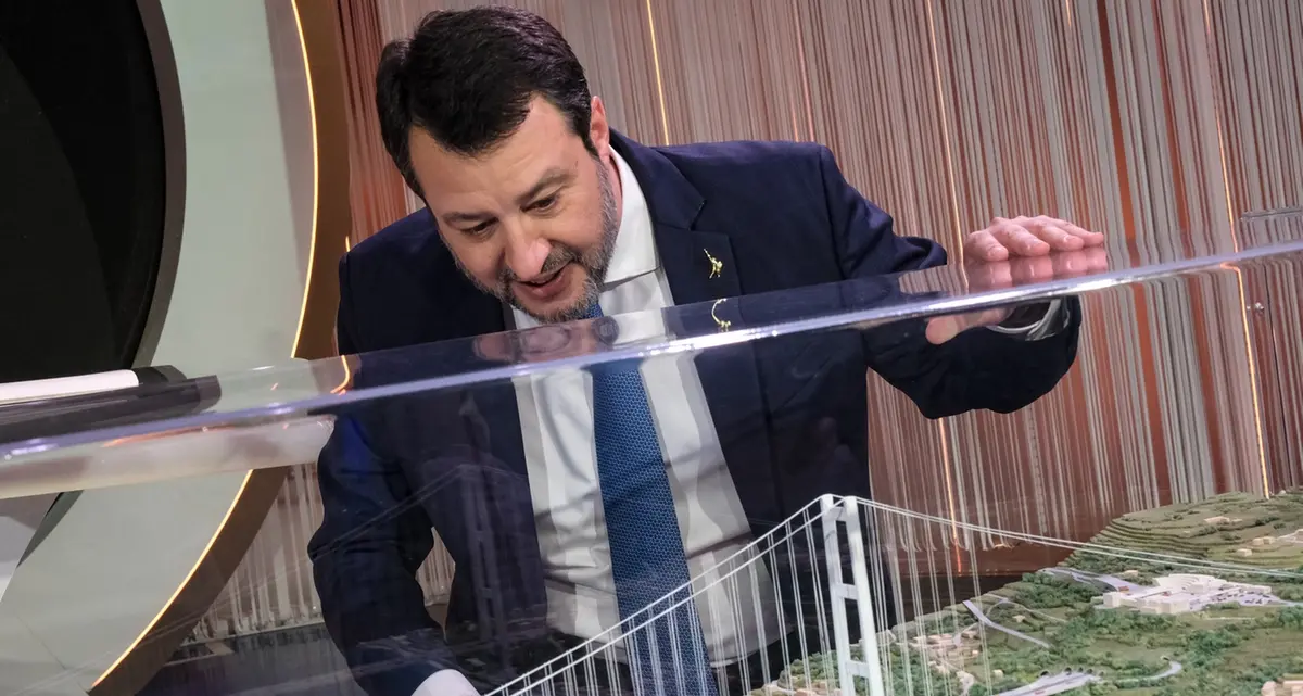 Salvini non ha dubbi: «Folle non realizzare il Ponte sullo Stretto»