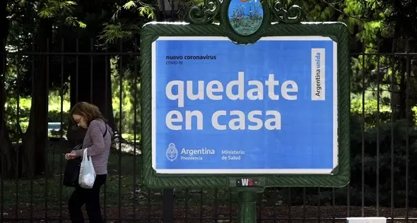 Argentina, incostituzionale il divieto di passeggiata per gli anziani