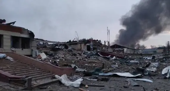 Missili russi su una base militare a Leopoli: almeno 20 morti
