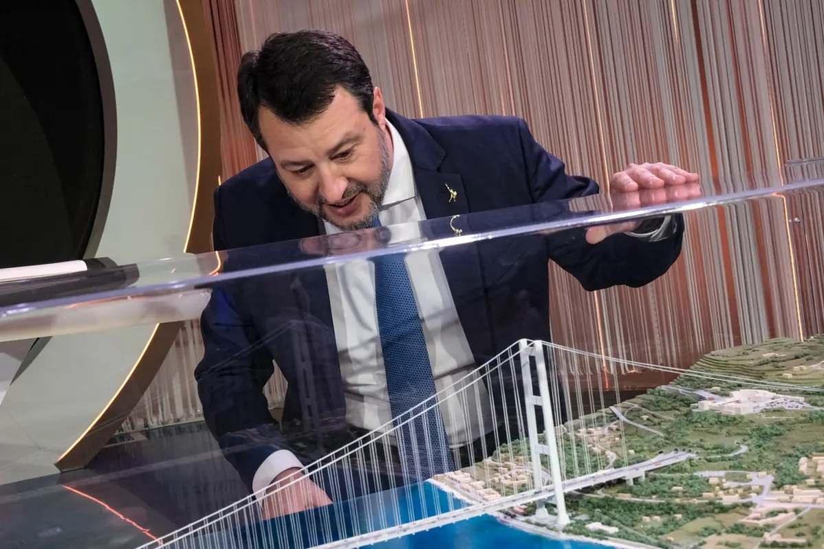 Matteo Salvini durante l\\'ultima puntata di \"5 Minuti\" su Rai Uno