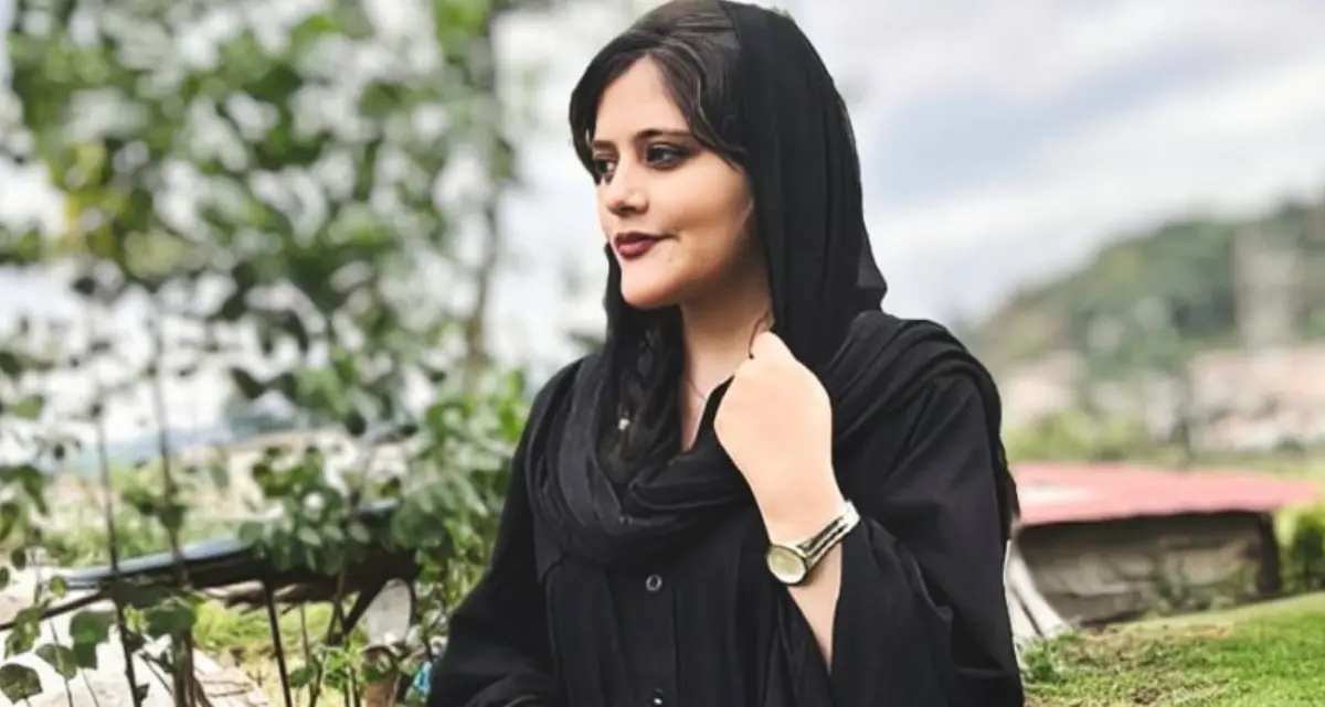 Iran, arrestato l’avvocato di due giornaliste che svelarono la morte di Mahsa Amini