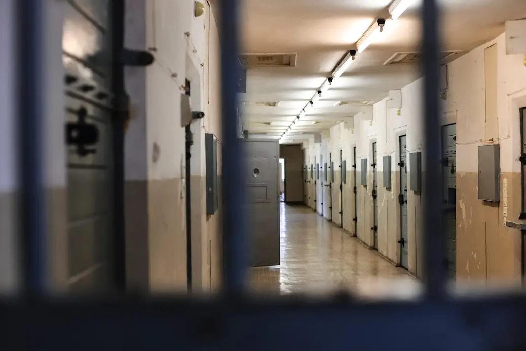 «Carceri violente e sovraffollate». Il richiamo del Cpt all’Italia