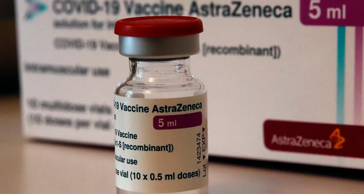 Vaccino AstraZeneca, le Regioni chiedono chiarezza