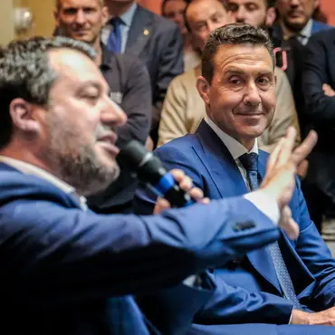 La prima del duo Salvini-Vannacci tra migranti, crocifissi e «una certa idea di Europa»