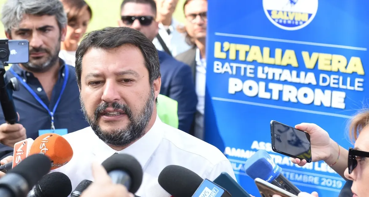 Lega a congresso-lampo incorona Salvini: diventa un partito nazionale