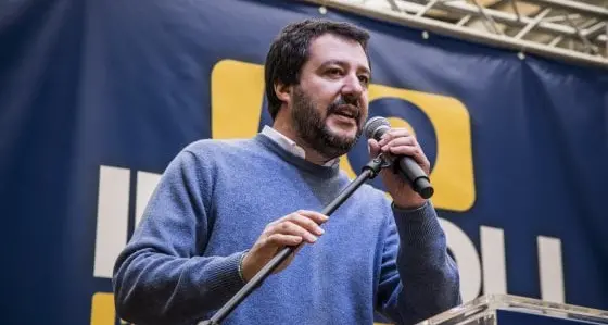 Salvini: \"Accogliere chi scappa dalle guerre, cacciare tutti gli altri\"