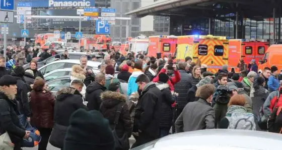 Evacuato e poi riaperto l'aeroporto di Amburgo. Ci sono 68 intossicati