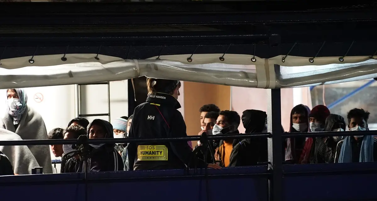 Migranti, il Consiglio d’Europa boccia la legge 2023: “Viola i diritti dei minori”
