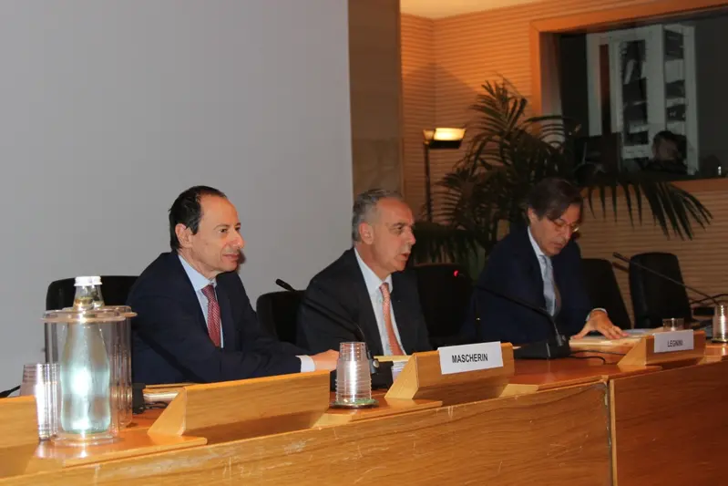 Il presidente del Cnf Andrea Mascherin con il vicepresidente del Csm Giovanni Legnini e il togato Claudio Galoppi, che nel Consiglio superiore presiede la VII commissione