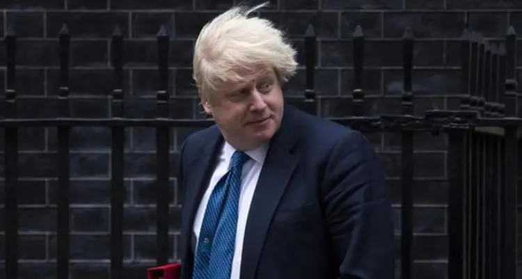 Boris Johnson dimesso dall'ospedale: \"Devo la vita ai medici\"