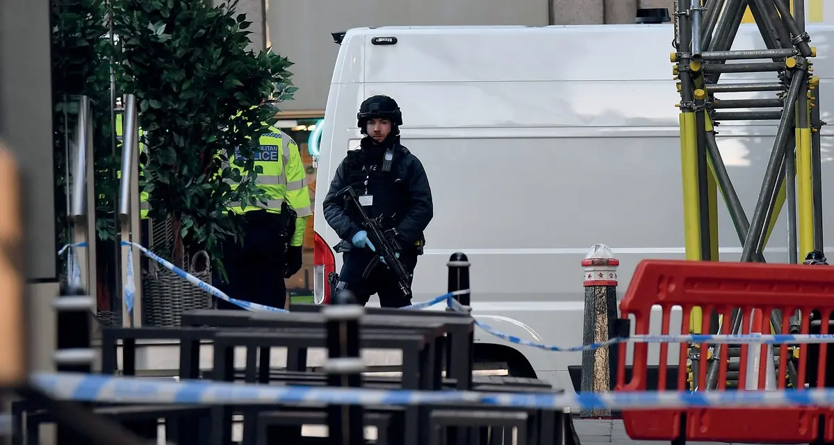 A Londra torna il terrore: accoltellati i passanti