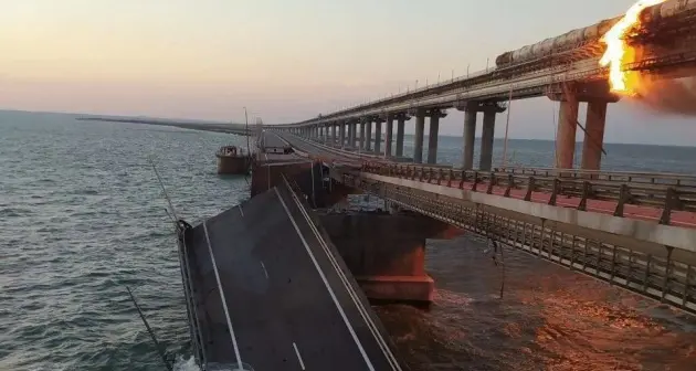 Colpito il ponte di Kerch: «Ciò che è illegale va distrutto»