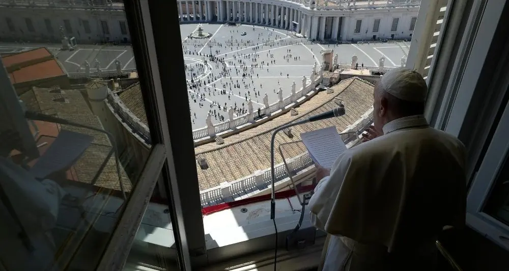 Il Papa: «L'umanità ha bisogno di uscire dalla crisi più unita, non più divisa»