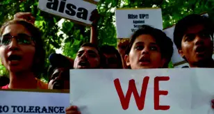 Uccisa bimba musulmana: guerriglia con gli indù