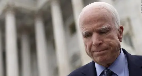 McCain, il soldato di destra che odiava l’odio