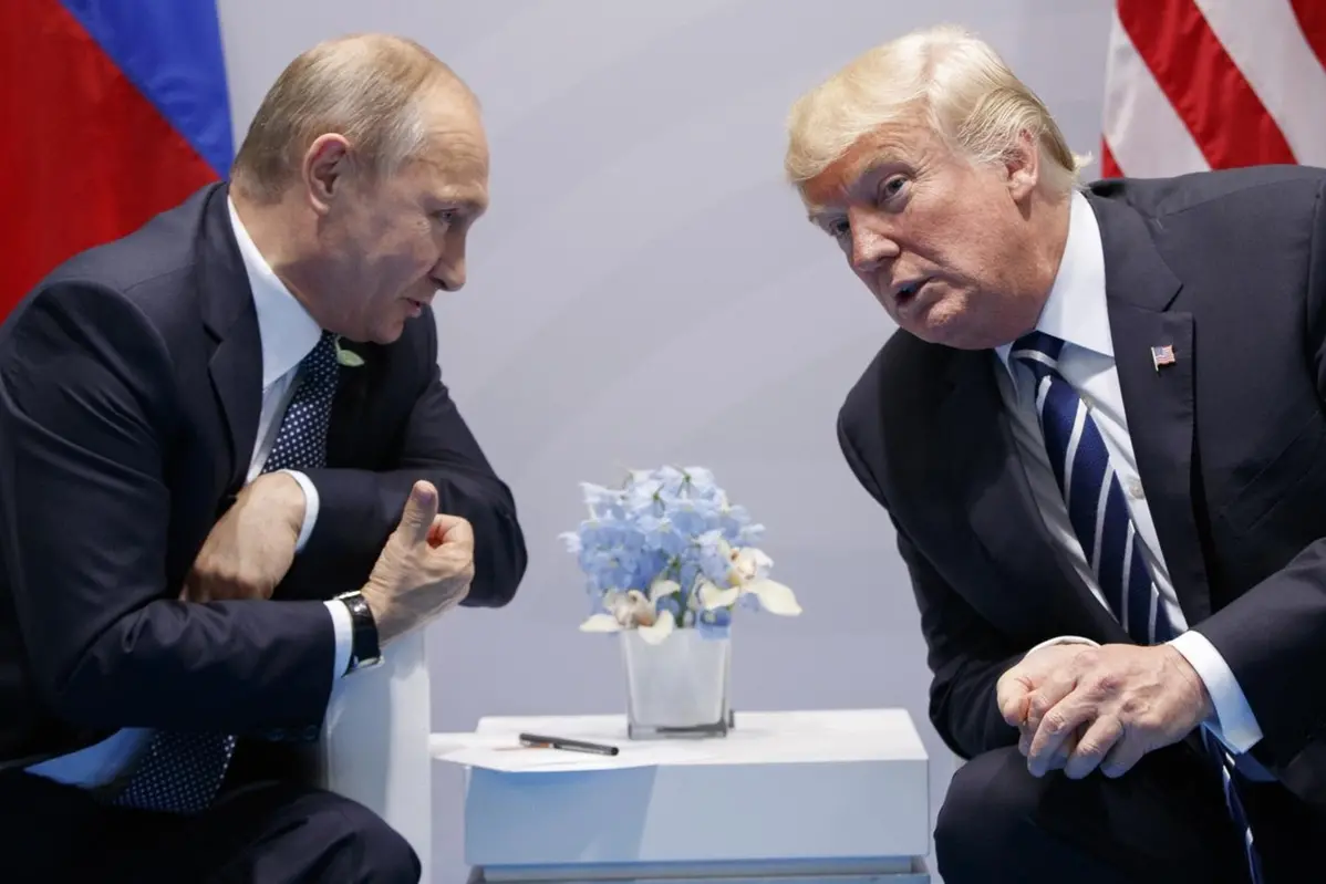 Vladimiri Putin e Donald Trump , AP