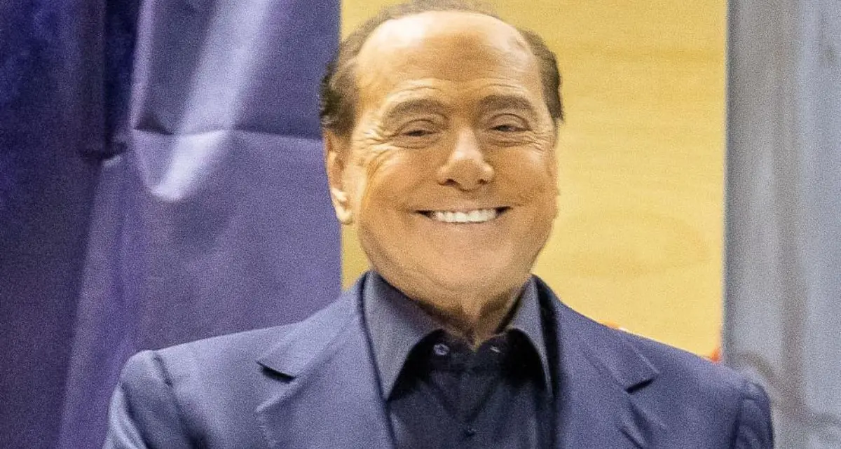 La risposta di Kiev a Berlusconi: «Bacia le mani insanguinate di Putin»