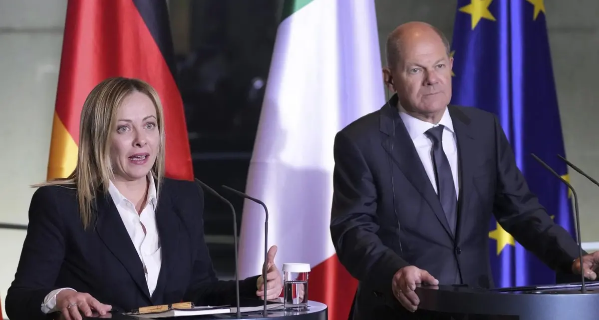La scelta di Giorgia Meloni: pagare dazio alla Lega e lasciare a mollo Forza Italia