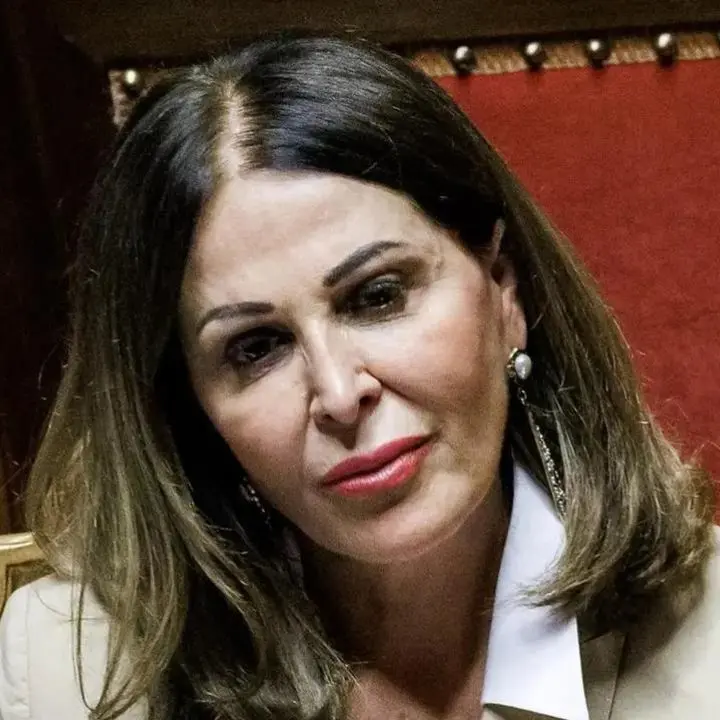 Presunta truffa all’Inps, la procura di Milano chiede il processo per il ministro Daniela Santanché