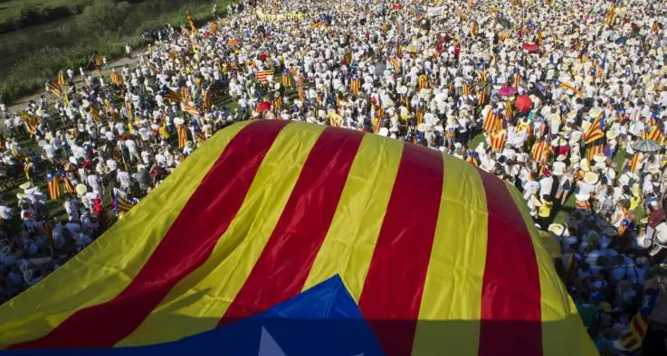 Catalogna alla sbarra gli indipendentisti, migliaia fuori dal tribunale